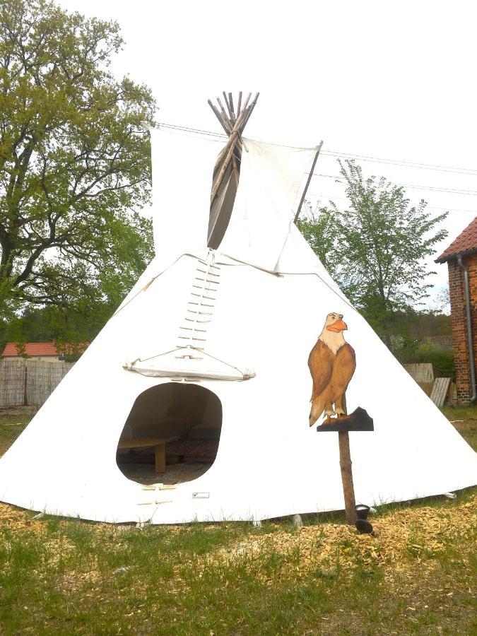 Kuckunniwi Tipidorf Hotel Tauche Bagian luar foto