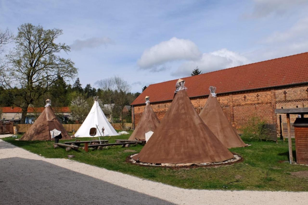 Kuckunniwi Tipidorf Hotel Tauche Bagian luar foto