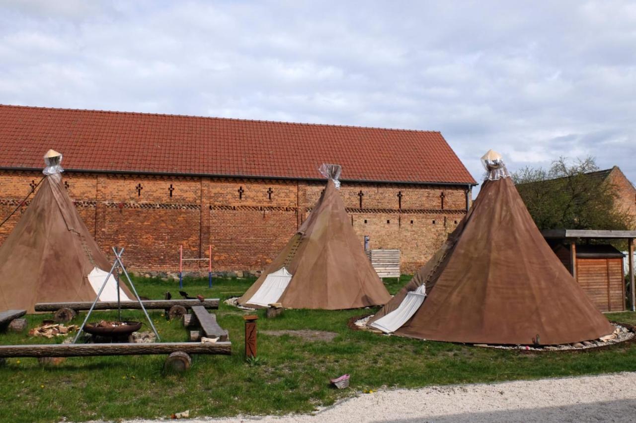 Kuckunniwi Tipidorf Hotel Tauche Bagian luar foto