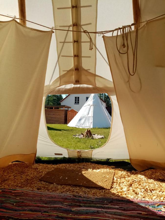 Kuckunniwi Tipidorf Hotel Tauche Bagian luar foto
